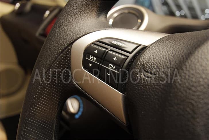 Honda Mobilio MPV photo gallery